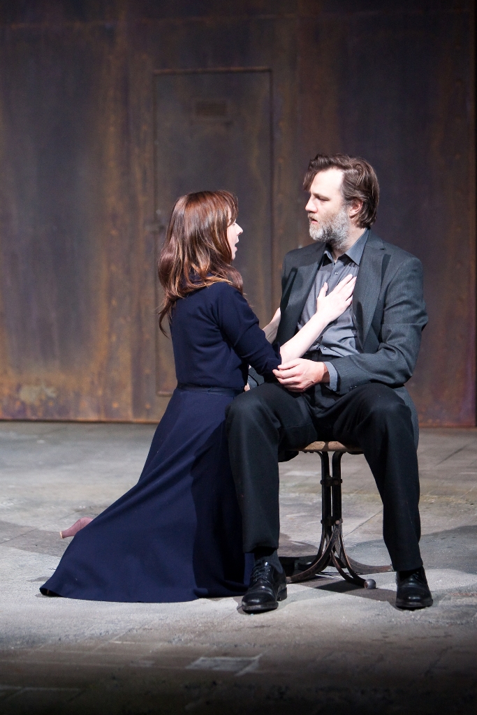 Macbeth_David Morrissey as Macbeth and Julia Ford as Lady Macbeth © Helen Warne